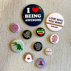 🌼 Button pin bundle